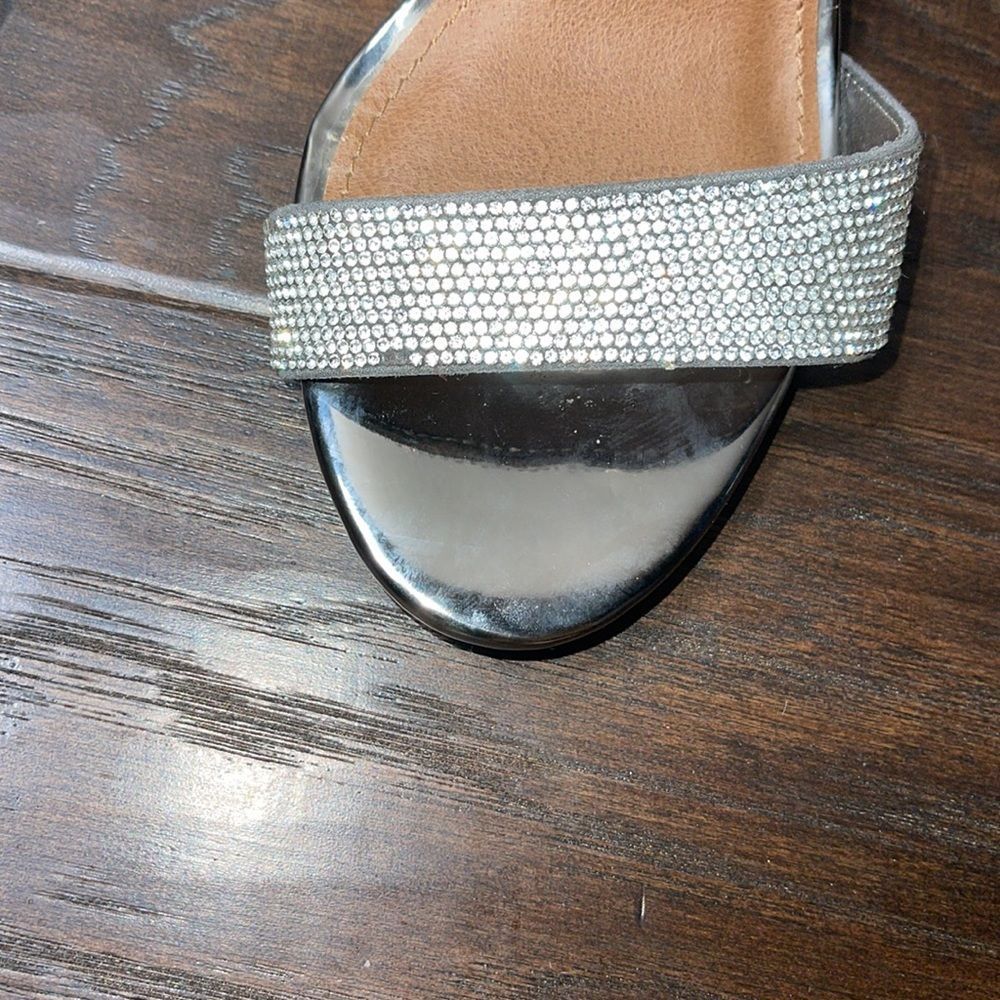 STEVE MADDEN SILVER HEELS SIZE 10 - Picture 8 of 8
